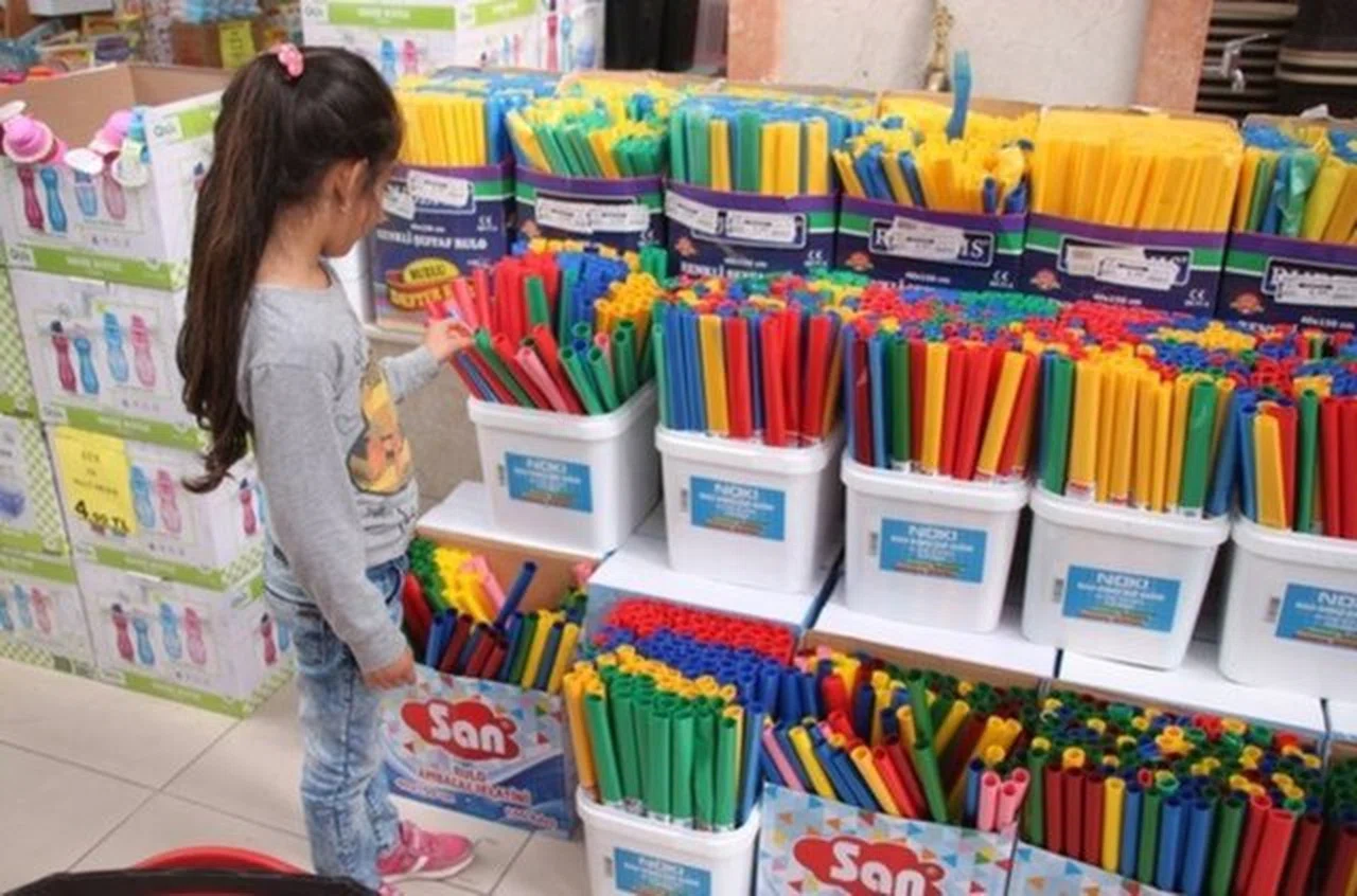 İlkokul ve Ortaokul Öğrencileri İçin Güzel Haber Geldi! 4500 TL Kırtasiye Yardımı Başladı