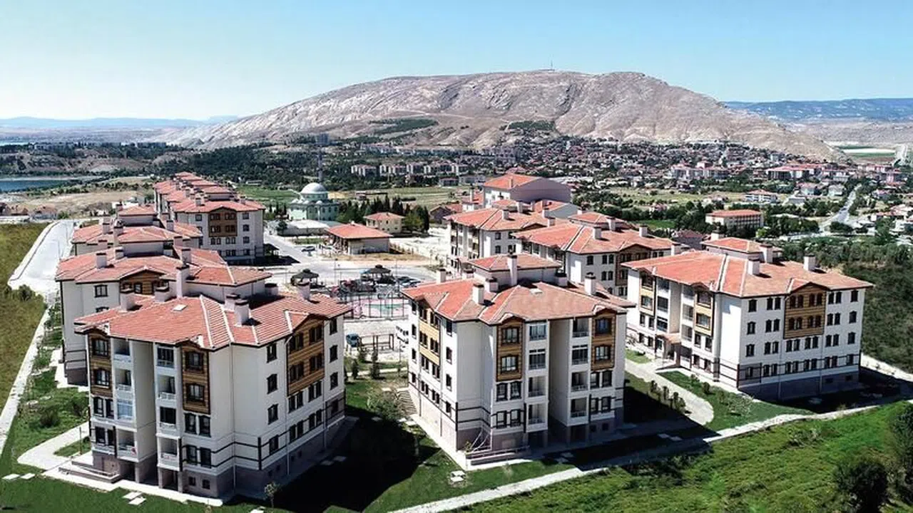 TOKİ 43 İlde Uygun Fiyata Konut Satışına Başladı. 72 Ay ve 120 Ay Taksit ile 2+1 3+1 Ev Seçenkeleri