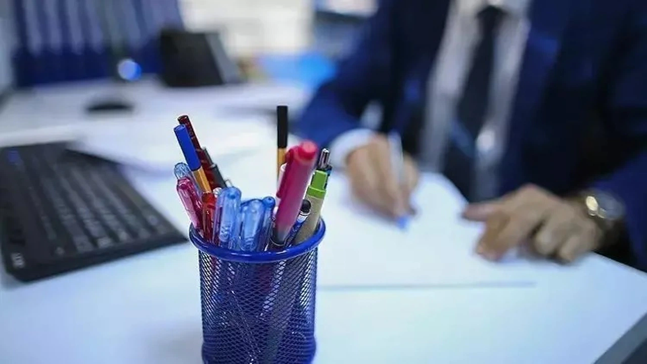 KPSS 50 Puan ile 400 Düz Memur Alımı Başladı: İşte Tüm Kadrolar ve Başvuru Detayları