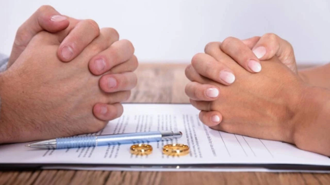 Kadın, Boşanacağı Kocasına Nafaka Verecek! İzmir’den Emsal Karar