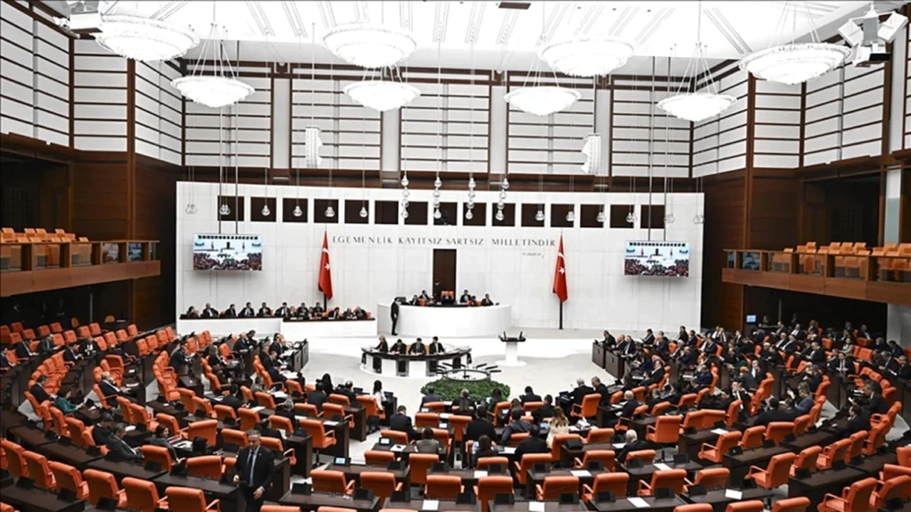 Belediye Meclis Üyeleri Maaş Alıyor mu? 2026 Güncel Huzur Hakkı ve Ödeme Detayları
