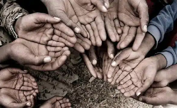 Fakirlere Yardım Eden Ünlüler, Zenginler ve İş Adamları