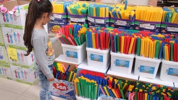 İlkokul ve Ortaokul Öğrencileri İçin Güzel Haber Geldi! 8500 TL Kırtasiye Yardımı Başladı