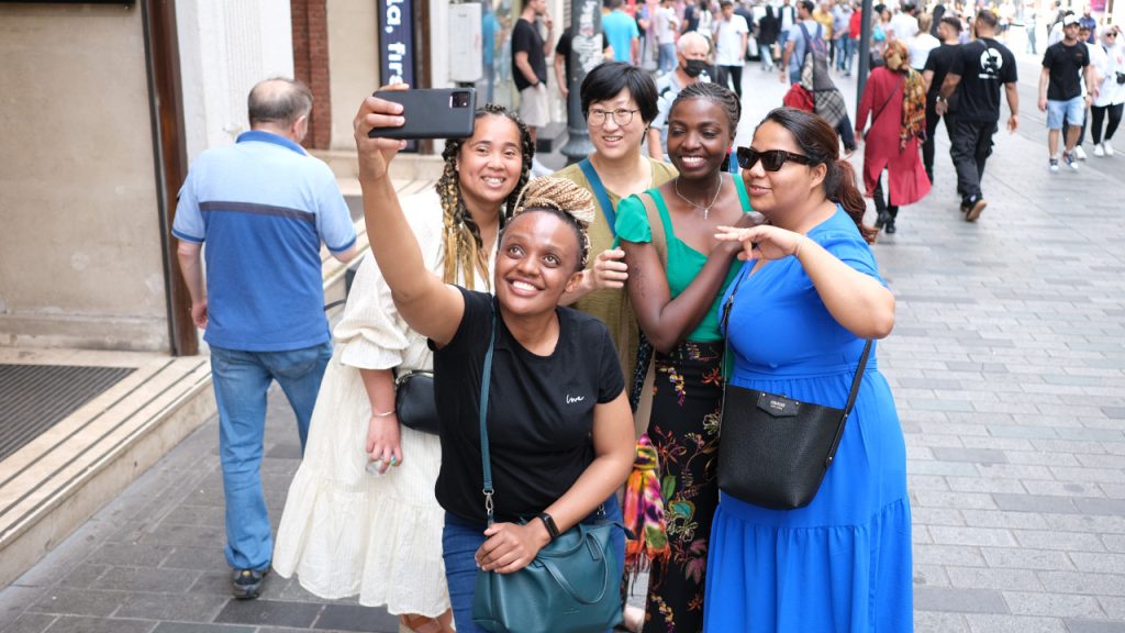 Yabancı Turist Türkiye’de Pahalı Olduğu İçin Rotasını Başka Ülkeye Çeviriyor